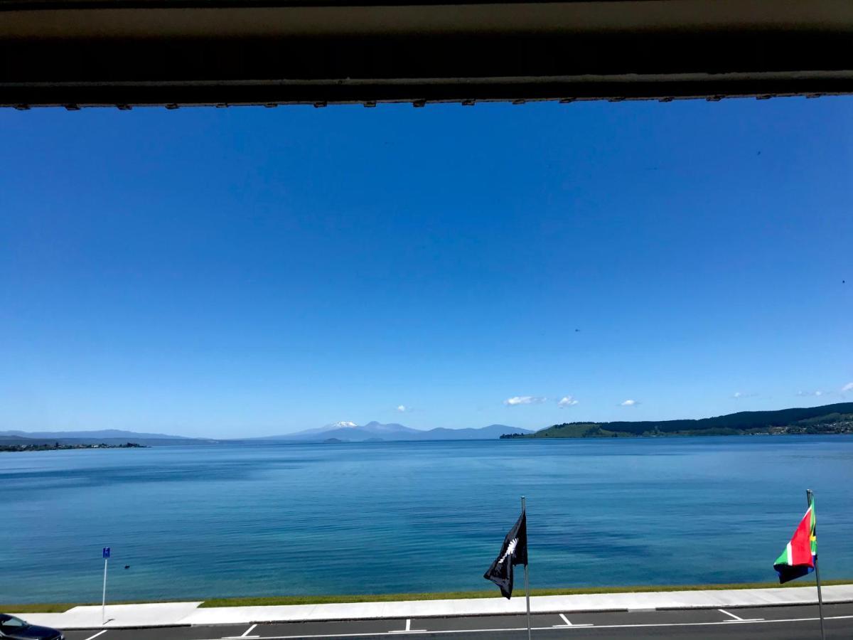 Tui Oaks Motel Lago Lago Taupo Exterior foto