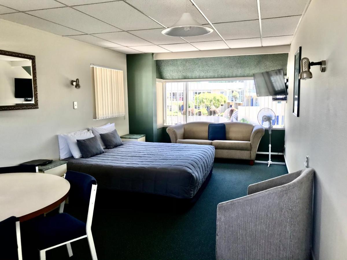 Tui Oaks Motel Lago Lago Taupo Exterior foto
